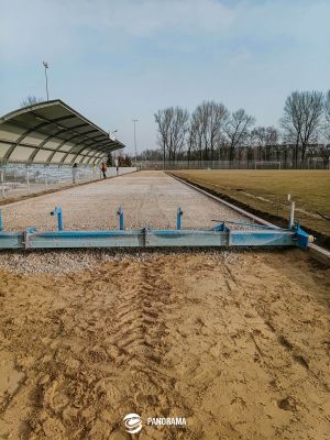 prace przy podbudowie bieżni